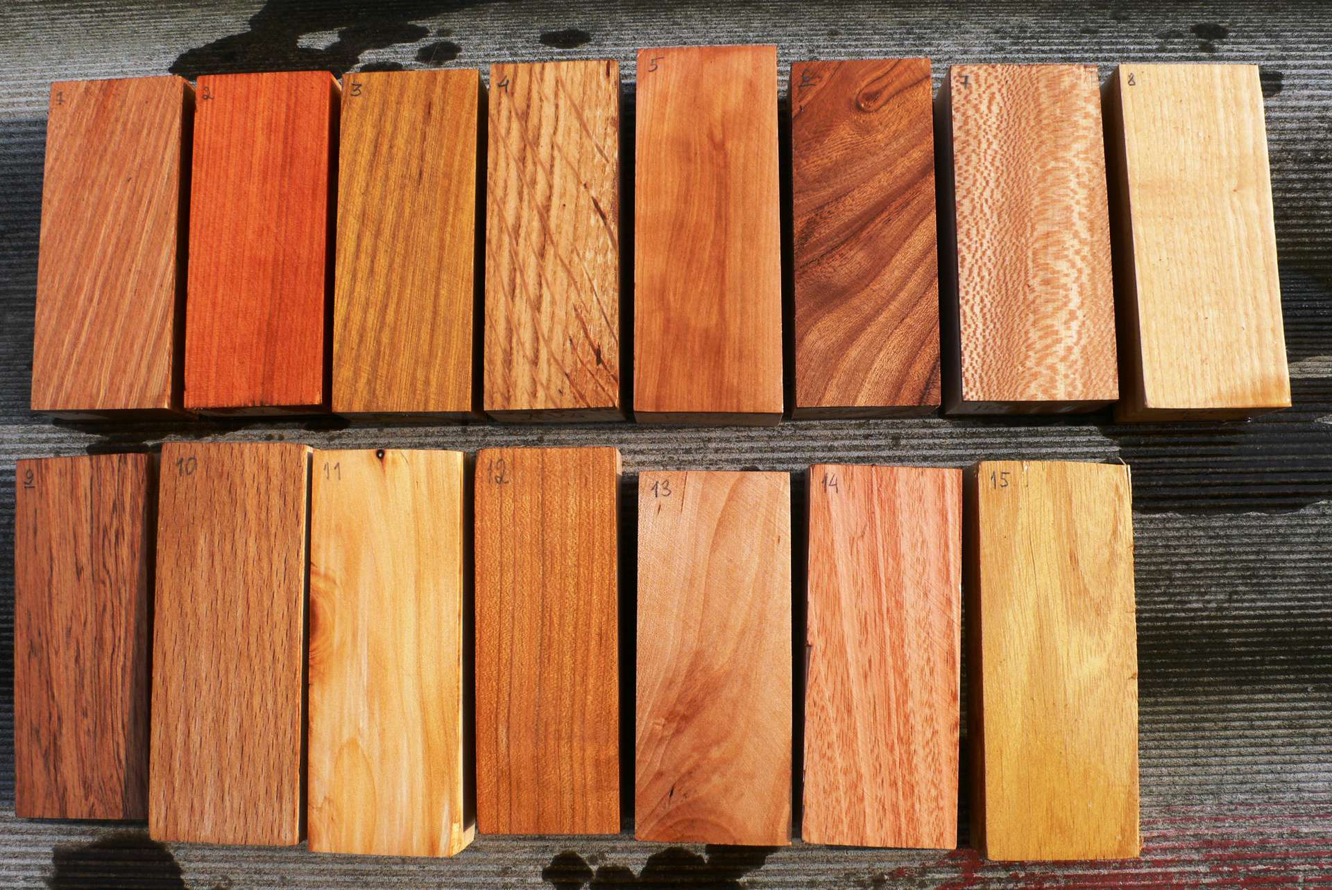 Отбор премиальной древесины для тумб MH75